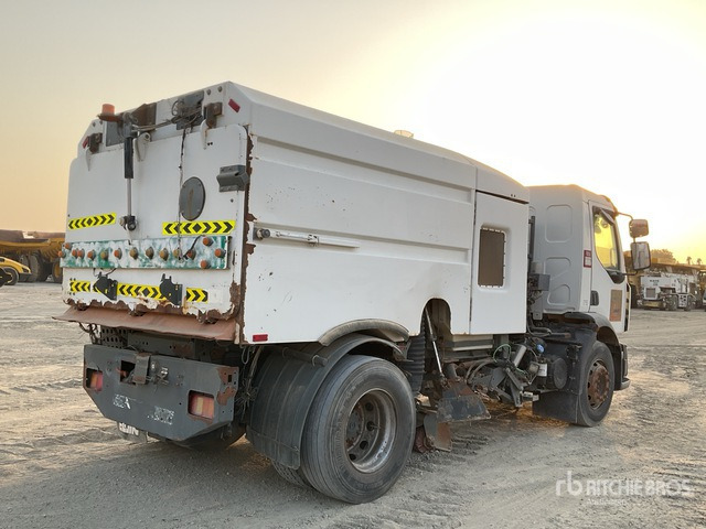 2016 Renault D18 Elgin on Sweeper Truck - Barredora vial: foto 4 2016 Renault D18 Elgin on Sweeper Truck - Barredora vial: foto 4