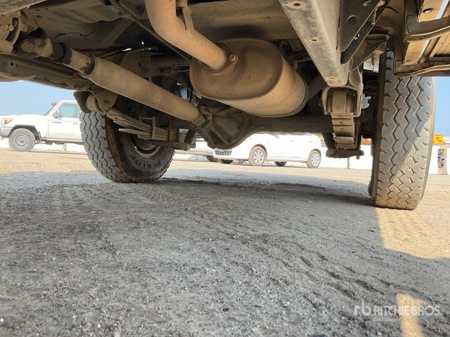 2016 Toyota Land Cruiser 76R 4x4 SUV - SUV/ Todoterreno: foto 5 2016 Toyota Land Cruiser 76R 4x4 SUV - SUV/ Todoterreno: foto 5