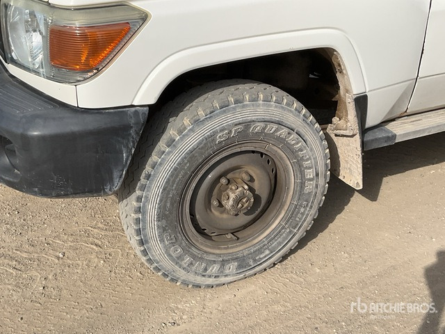 2018 Toyota Land Cruiser 76L 4x4 SUV - SUV/ Todoterreno: foto 5 2018 Toyota Land Cruiser 76L 4x4 SUV - SUV/ Todoterreno: foto 5
