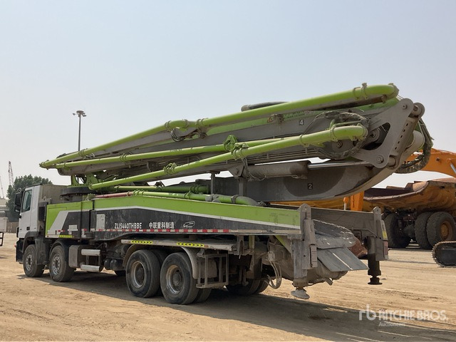 2019 Mercedes-Benz Actros 4141 2019 Zoomlion 56X-6RZ 56 m on 8 ... Concrete Pump Truck - Camión bomba de hormigón: foto 4 2019 Mercedes-Benz Actros 4141 2019 Zoomlion 56X-6RZ 56 m on 8 ... Concrete Pump Truck - Camión bomba de hormigón: foto 4