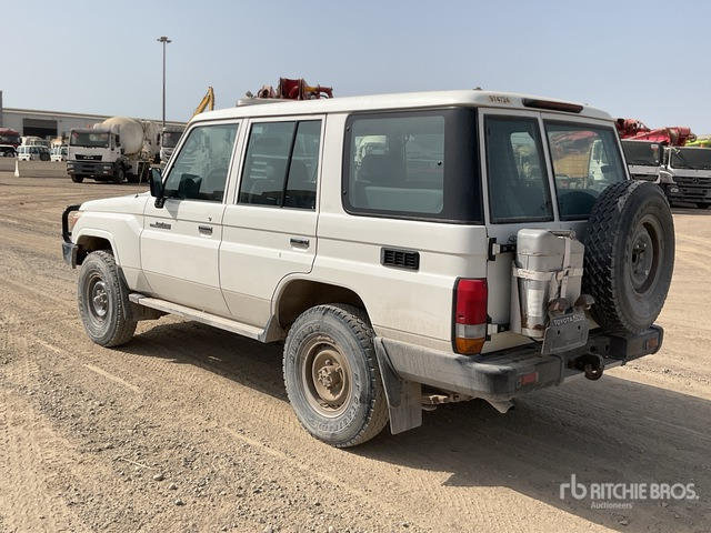 2019 Toyota Land Cruiser 76L 4x4 SUV - SUV/ Todoterreno: foto 3 2019 Toyota Land Cruiser 76L 4x4 SUV - SUV/ Todoterreno: foto 3