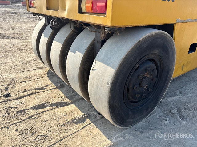 Sakai TS200 Pneumatic Roller - Rodillo de neumáticos: foto 4 Sakai TS200 Pneumatic Roller - Rodillo de neumáticos: foto 4