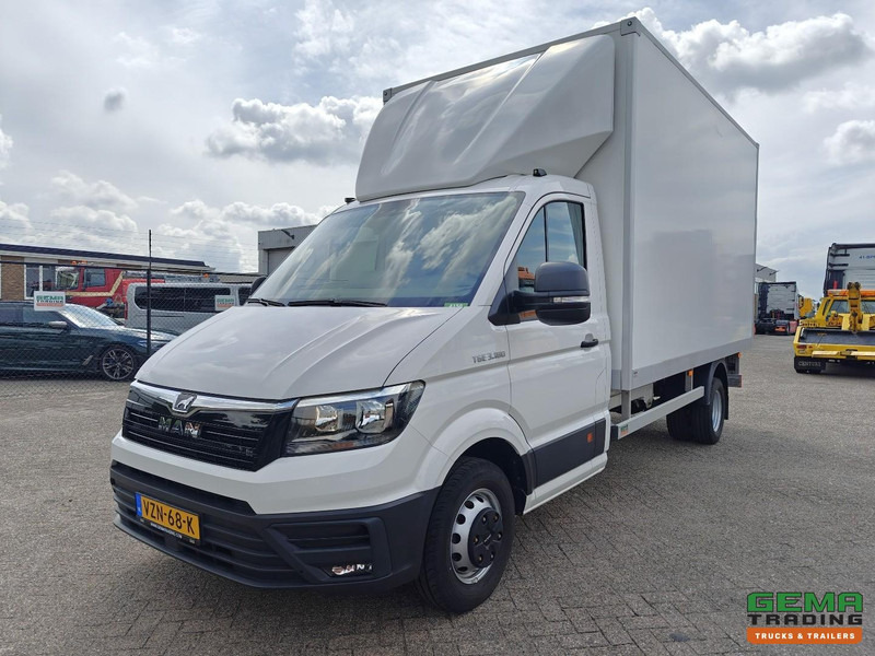MAN TGE 3.180 4x2 Dagcabine Euro6D - GeslotenBak 4.2m + Laadklep 750KG - Dubbellucht - 5500km! NIEUWSTAAT! ONGEBRUIKT! - Furgoneta caja cerrada: foto 1 MAN TGE 3.180 4x2 Dagcabine Euro6D - GeslotenBak 4.2m + Laadklep 750KG - Dubbellucht - 5500km! NIEUWSTAAT! ONGEBRUIKT! - Furgoneta caja cerrada: foto 1