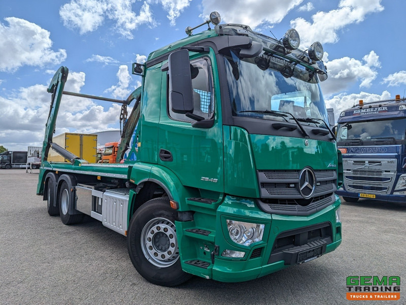 Mercedes-Benz Antos 2546 6x2/4 Dagcab - Euro6 - JOAB PortaalSysteem 18T - Weegsysteem - Uitschuifbaar - Camión portacontenedor de cadenas: foto 5 Mercedes-Benz Antos 2546 6x2/4 Dagcab - Euro6 - JOAB PortaalSysteem 18T - Weegsysteem - Uitschuifbaar - Camión portacontenedor de cadenas: foto 5