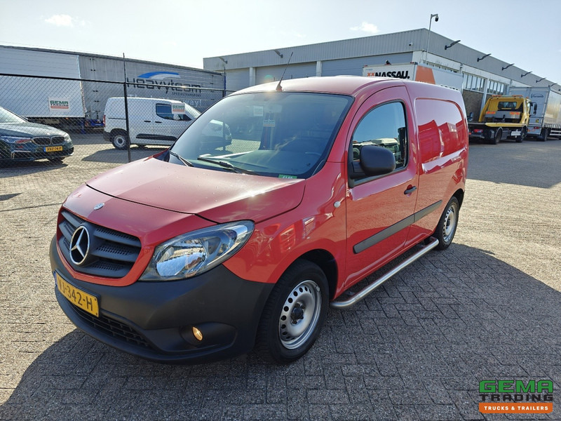Mercedes-Benz Citan 108 CDI BlueEFFICIENCY Euro5L - Airco - 4-Seizoensbanden - Bluetooth Radio - Furgoneta pequeña: foto 1 Mercedes-Benz Citan 108 CDI BlueEFFICIENCY Euro5L - Airco - 4-Seizoensbanden - Bluetooth Radio - Furgoneta pequeña: foto 1