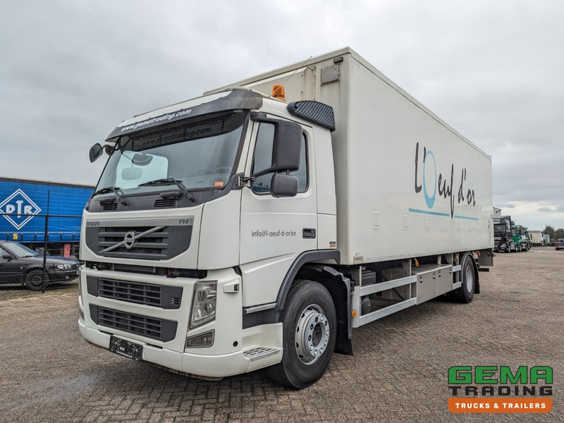 Volvo FM330 4x2 Daycab Euro5 KuikenBak 8.2m + Webasto Heater + Dhollandia 2000KG (V799) - Camión frigorífico: foto 1 Volvo FM330 4x2 Daycab Euro5 KuikenBak 8.2m + Webasto Heater + Dhollandia 2000KG (V799) - Camión frigorífico: foto 1