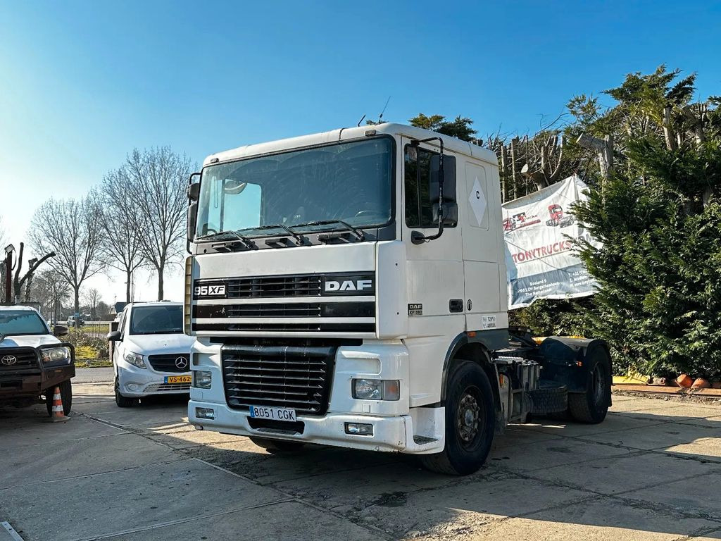 DAF XF 95.380 4X2 Tractor-unit Spring/Air ZF Manual - Cabeza tractora: foto 2 DAF XF 95.380 4X2 Tractor-unit Spring/Air ZF Manual - Cabeza tractora: foto 2