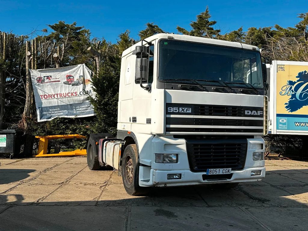 DAF XF 95.380 4X2 Tractor-unit Spring/Air ZF Manual - Cabeza tractora: foto 1 DAF XF 95.380 4X2 Tractor-unit Spring/Air ZF Manual - Cabeza tractora: foto 1