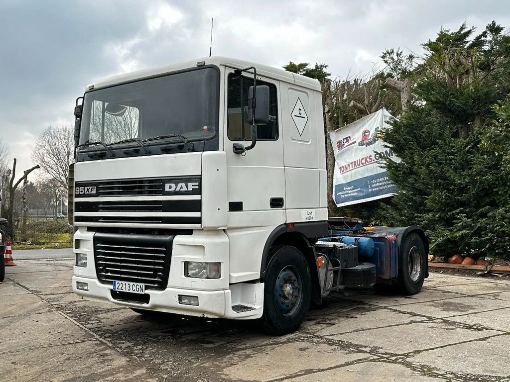 DAF XF 95.380 4X2 Tractor-unit Spring/Air ZF Manual - Cabeza tractora: foto 2 DAF XF 95.380 4X2 Tractor-unit Spring/Air ZF Manual - Cabeza tractora: foto 2