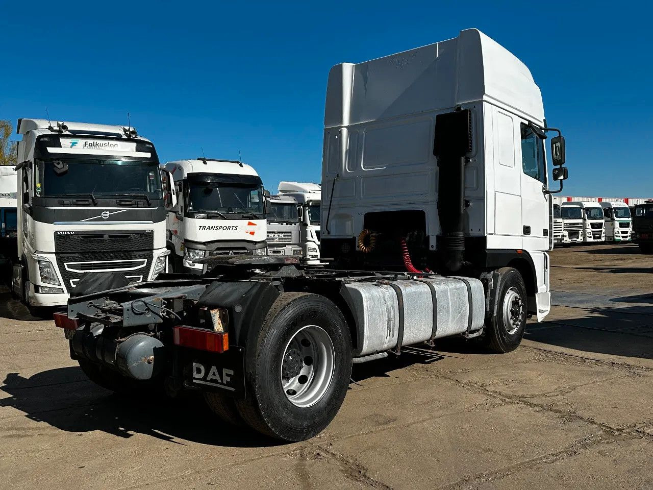 DAF XF 95.480 4X2 Tractor-unit Spring/Air ZF Manual - Cabeza tractora: foto 4 DAF XF 95.480 4X2 Tractor-unit Spring/Air ZF Manual - Cabeza tractora: foto 4