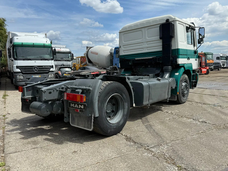 MAN 19.403 4X2 Tractor-unit Spring/Air ZF Manual Gear Low cabine - Cabeza tractora: foto 4 MAN 19.403 4X2 Tractor-unit Spring/Air ZF Manual Gear Low cabine - Cabeza tractora: foto 4