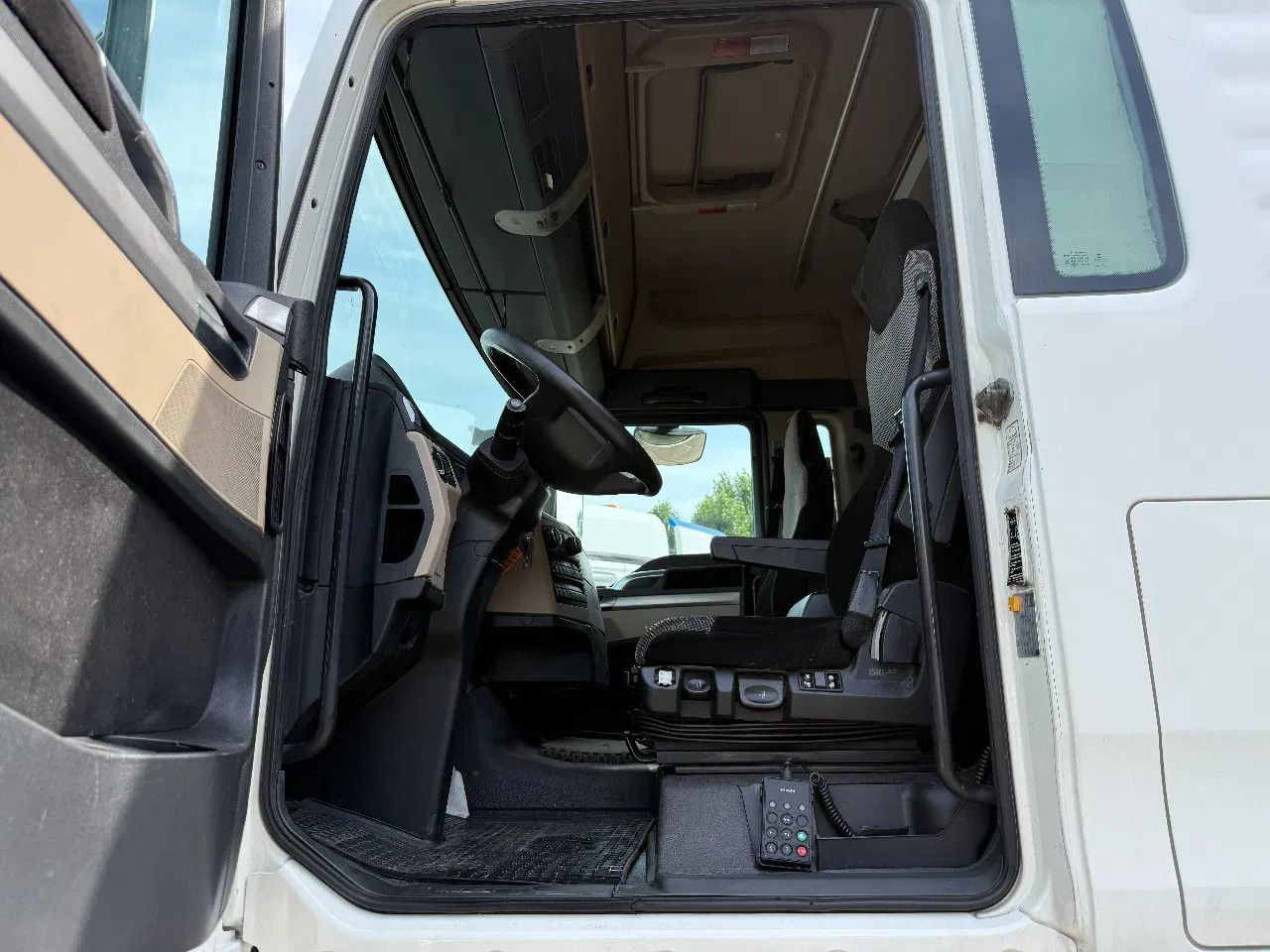 Cabeza tractora MAN TGX 18.460 4X2 ENGINE DEFECT Tractor-unit Spring: foto 10