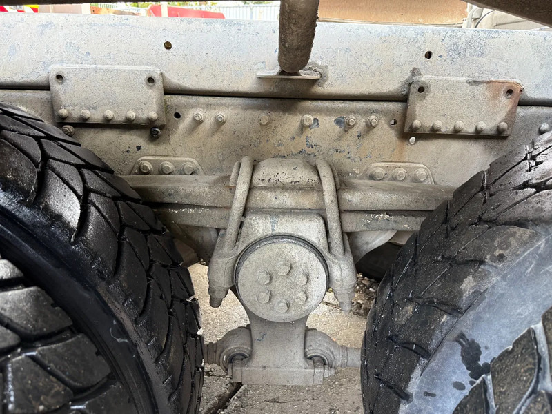 MAN TGA 35.360 8X4 SCHWING Beton Mixer Spring/Spring ZF Manual Gearbox - Camión hormigonera: foto 5 MAN TGA 35.360 8X4 SCHWING Beton Mixer Spring/Spring ZF Manual Gearbox - Camión hormigonera: foto 5