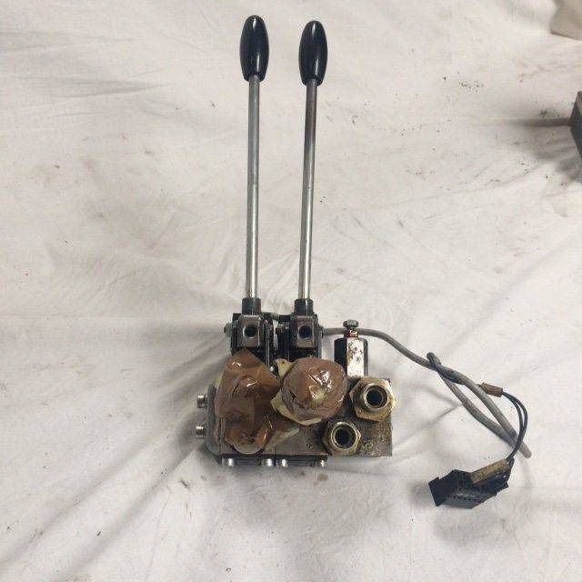 2-way hydraulic control unit for Still Wagner EGV-1600 - Válvula hidráulica para Equipo de manutención: foto 2 2-way hydraulic control unit for Still Wagner EGV-1600 - Válvula hidráulica para Equipo de manutención: foto 2