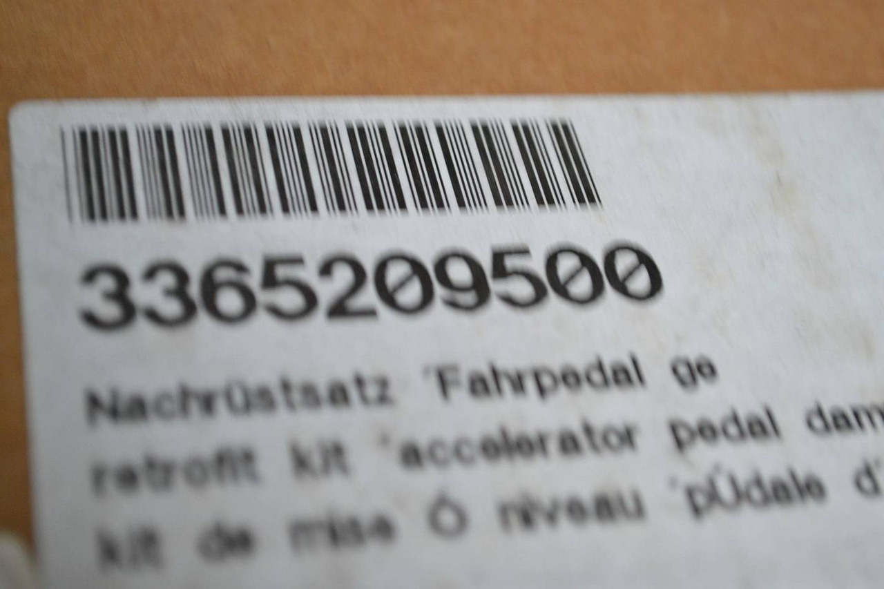 Bottom plate assy for Linde - Cabina e interior para Equipo de manutención: foto 3 Bottom plate assy for Linde - Cabina e interior para Equipo de manutención: foto 3