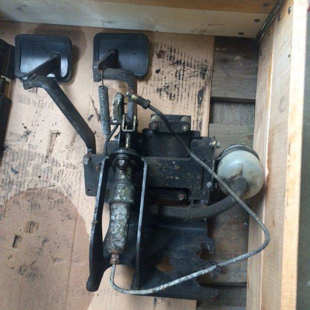 Brake & Accelerator for Linde R14-20, BR 115-02/115-C-02 - Pedal para Equipo de manutención: foto 2 Brake & Accelerator for Linde R14-20, BR 115-02/115-C-02 - Pedal para Equipo de manutención: foto 2