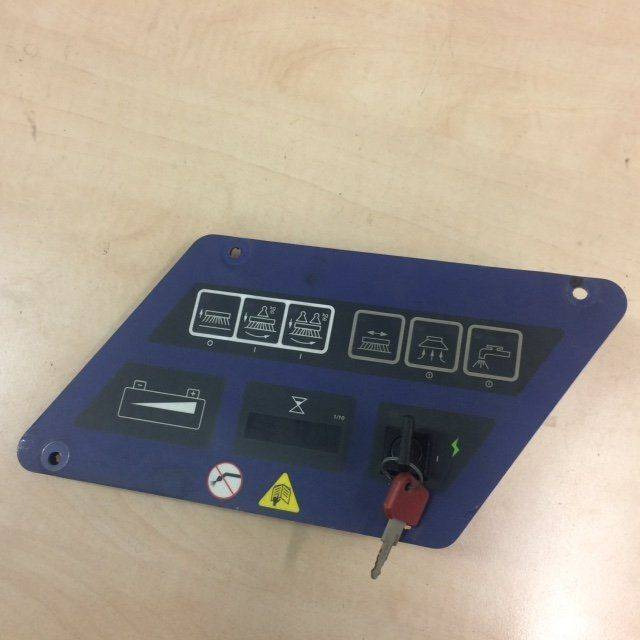 Control Panel Assembly for Nilfisk BR 850 - Salpicadero para Maquinaria de limpieza: foto 1 Control Panel Assembly for Nilfisk BR 850 - Salpicadero para Maquinaria de limpieza: foto 1