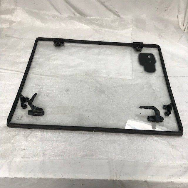Front window for Komatsu series 4024 - Ventana y piezas para Equipo de manutención: foto 2 Front window for Komatsu series 4024 - Ventana y piezas para Equipo de manutención: foto 2