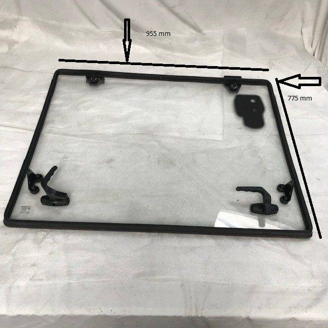 Front window for Komatsu series 4024 - Ventana y piezas para Equipo de manutención: foto 3 Front window for Komatsu series 4024 - Ventana y piezas para Equipo de manutención: foto 3