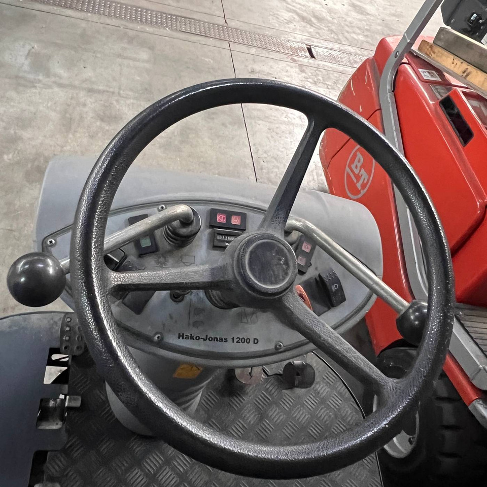 Hako Jonas 1200D - Barredora industrial: foto 3 Hako Jonas 1200D - Barredora industrial: foto 3