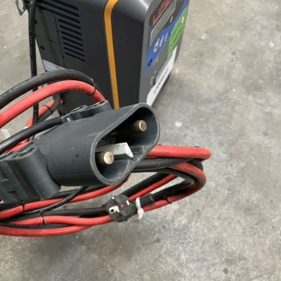 Hawker 24V/72A Lifetech TC1LT - Sistema eléctrico para Equipo de manutención: foto 2 Hawker 24V/72A Lifetech TC1LT - Sistema eléctrico para Equipo de manutención: foto 2