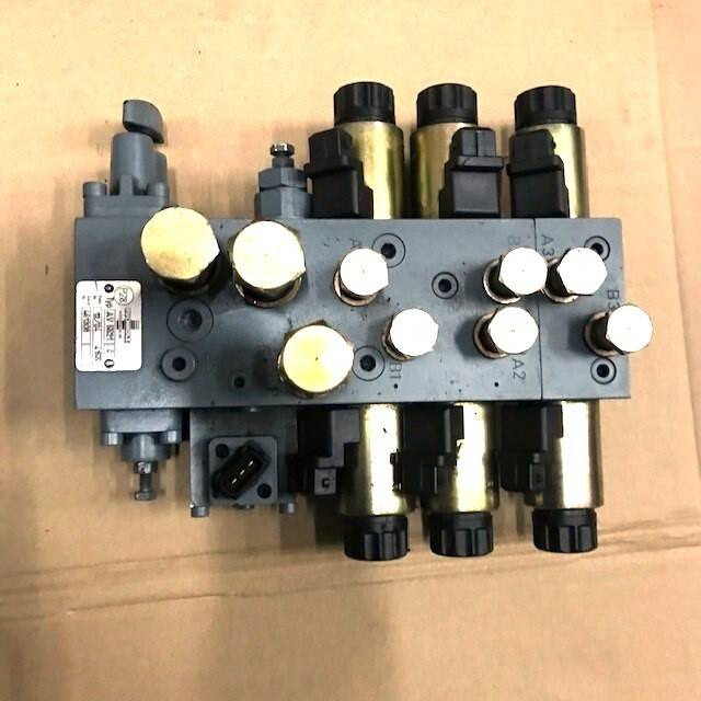 Hydraulic block for Caterpillar - Válvula hidráulica para Equipo de manutención: foto 2 Hydraulic block for Caterpillar - Válvula hidráulica para Equipo de manutención: foto 2