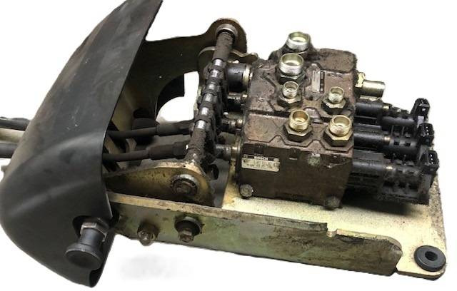 Hydraulic control valve for Still - Válvula hidráulica para Equipo de manutención: foto 2 Hydraulic control valve for Still - Válvula hidráulica para Equipo de manutención: foto 2