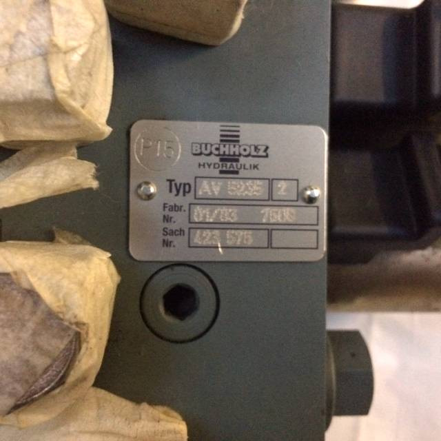 Hydraulic control valve for Still - Válvula hidráulica para Equipo de manutención: foto 3 Hydraulic control valve for Still - Válvula hidráulica para Equipo de manutención: foto 3