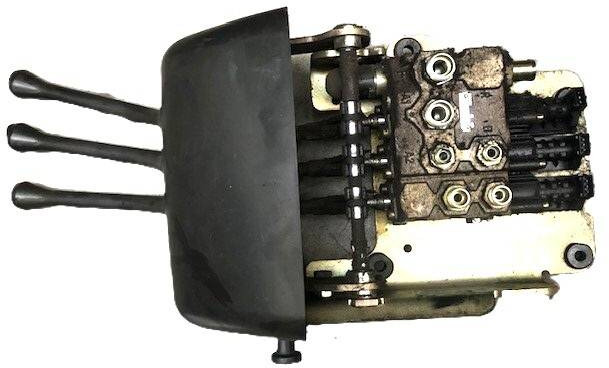 Hydraulic control valve for Still - Válvula hidráulica para Equipo de manutención: foto 1 Hydraulic control valve for Still - Válvula hidráulica para Equipo de manutención: foto 1