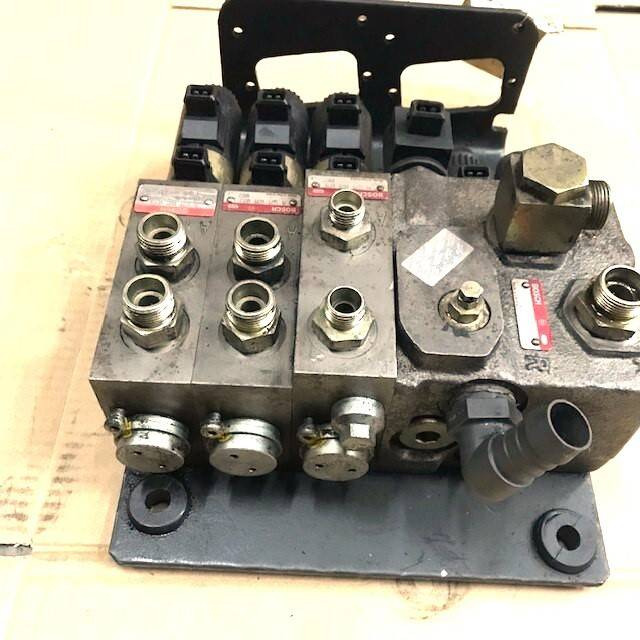 Hydraulic control valve for Still R20-18 - Válvula hidráulica para Equipo de manutención: foto 3 Hydraulic control valve for Still R20-18 - Válvula hidráulica para Equipo de manutención: foto 3