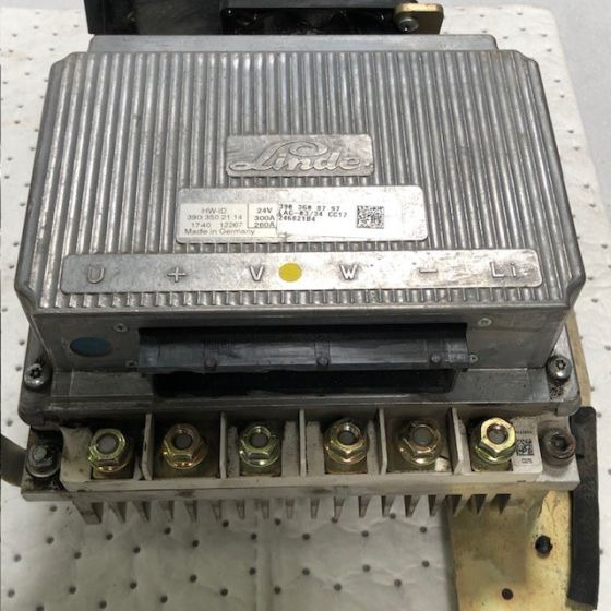 LAC-03/34 CC17 Controller for Linde /1110/ - Unidad de control para Equipo de manutención: foto 1 LAC-03/34 CC17 Controller for Linde /1110/ - Unidad de control para Equipo de manutención: foto 1