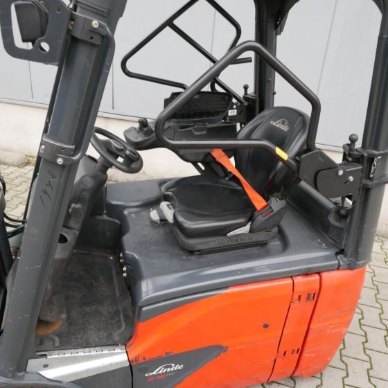 Linde E16 (386-02) EVO - Carretilla elevadora eléctrica: foto 3 Linde E16 (386-02) EVO - Carretilla elevadora eléctrica: foto 3