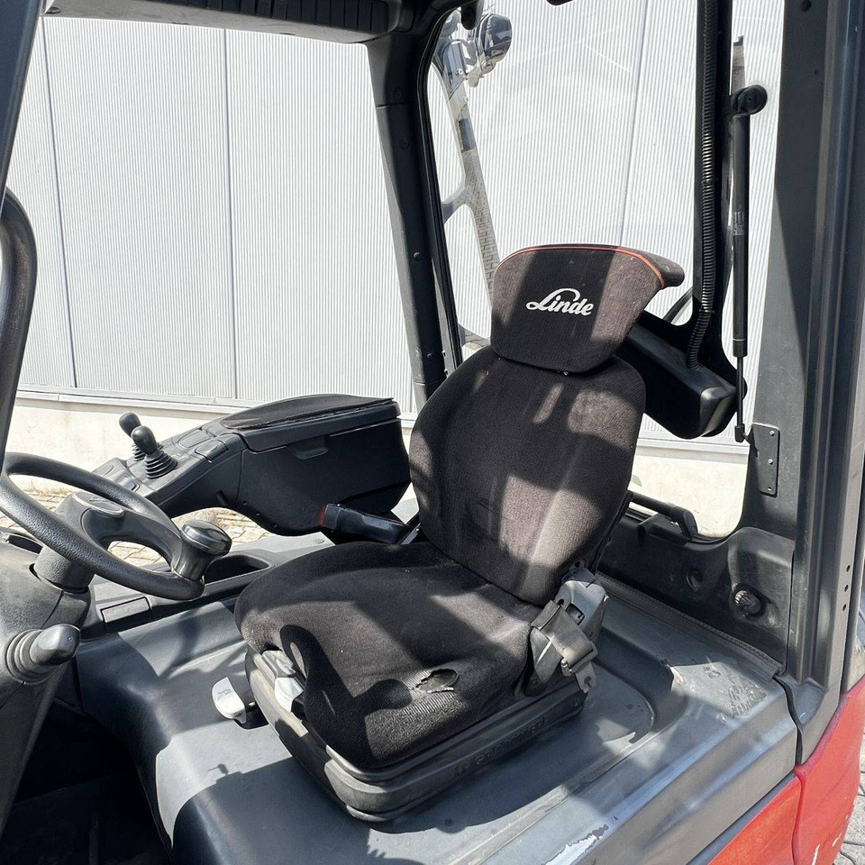 Linde E25-01 (387) - Carretilla elevadora eléctrica: foto 4 Linde E25-01 (387) - Carretilla elevadora eléctrica: foto 4