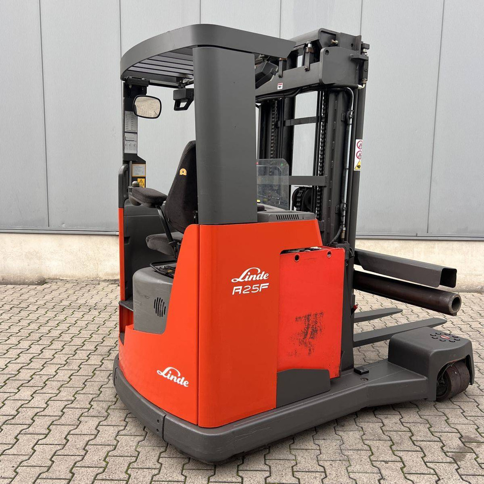 Linde R25F - Carretilla de 4 vías: foto 2 Linde R25F - Carretilla de 4 vías: foto 2