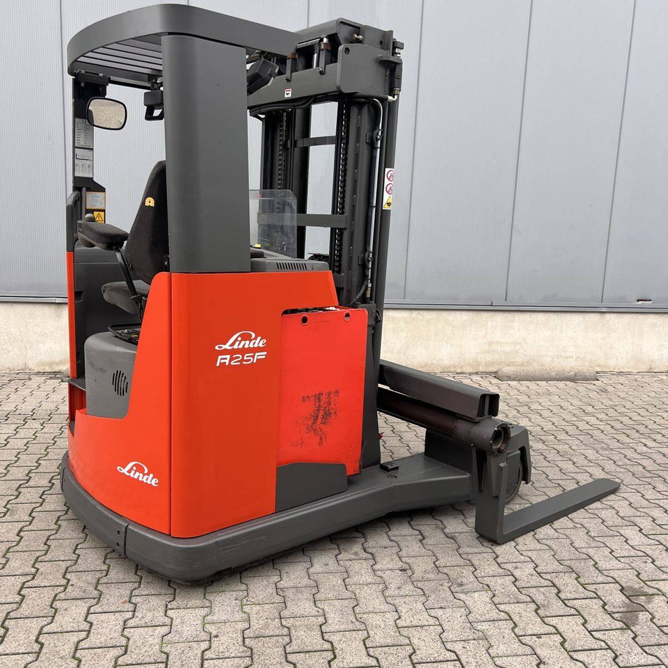 Linde R25F - Carretilla de 4 vías: foto 1 Linde R25F - Carretilla de 4 vías: foto 1