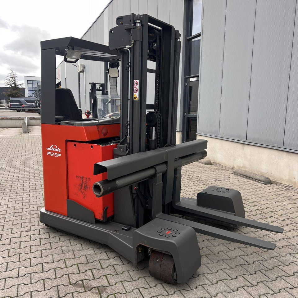 Linde R25F - Carretilla de 4 vías: foto 3 Linde R25F - Carretilla de 4 vías: foto 3