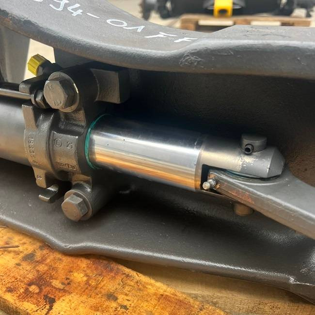 Rear axle AL45-01 for Linde 394-01 - Eje y piezas para Equipo de manutención: foto 5 Rear axle AL45-01 for Linde 394-01 - Eje y piezas para Equipo de manutención: foto 5