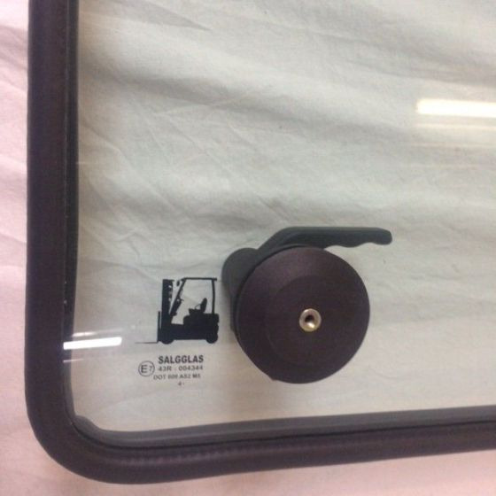 Rear windows for Caterpillar / Mitsubishi - Ventana y piezas para Equipo de manutención: foto 4 Rear windows for Caterpillar / Mitsubishi - Ventana y piezas para Equipo de manutención: foto 4