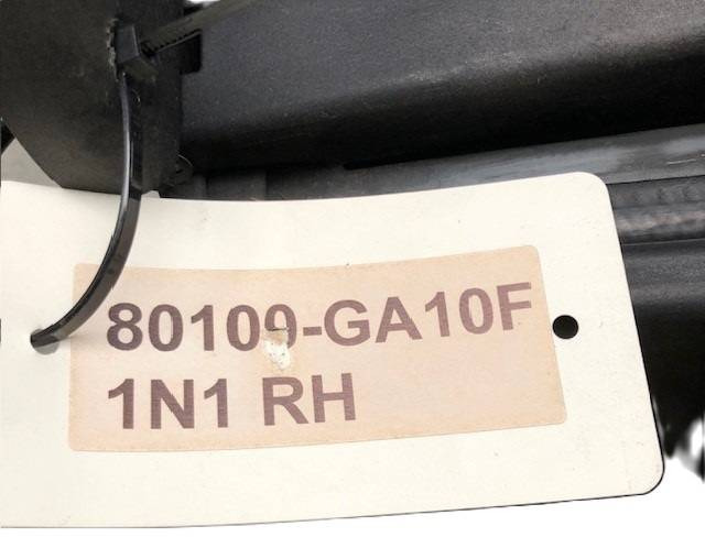 Right door for Nissan - Puerta y piezas para Equipo de manutención: foto 4 Right door for Nissan - Puerta y piezas para Equipo de manutención: foto 4