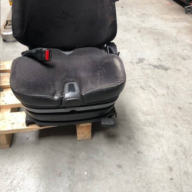 Seat for Linde /1120-01/ - Asiento para Equipo de manutención: foto 2 Seat for Linde /1120-01/ - Asiento para Equipo de manutención: foto 2