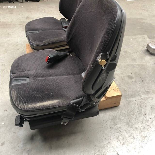 Seat for Linde /1120-01/ - Asiento para Equipo de manutención: foto 4 Seat for Linde /1120-01/ - Asiento para Equipo de manutención: foto 4