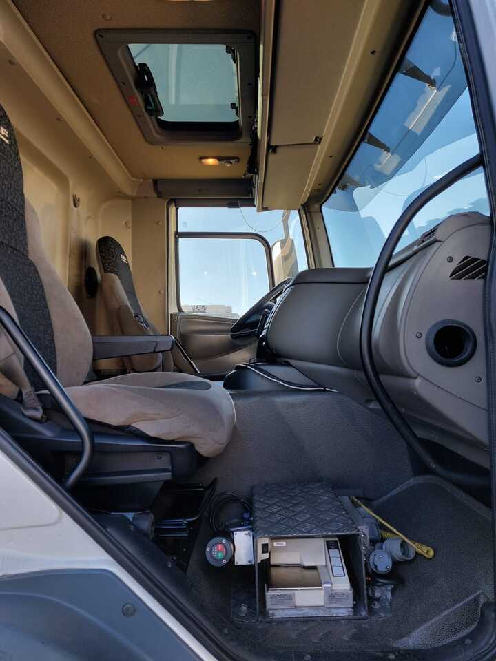 DAF FAN CF85 - Camión cisterna: foto 3 DAF FAN CF85 - Camión cisterna: foto 3