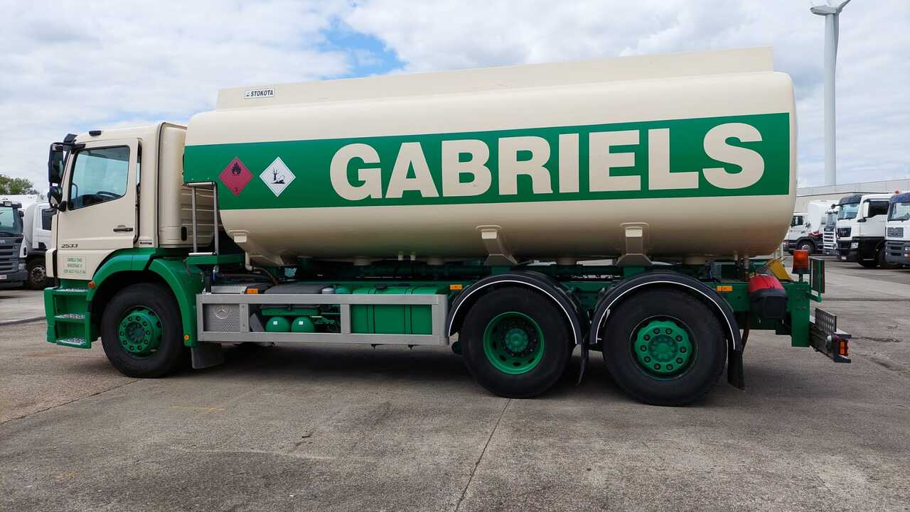 Camión cisterna MERCEDES AXOR: foto 14