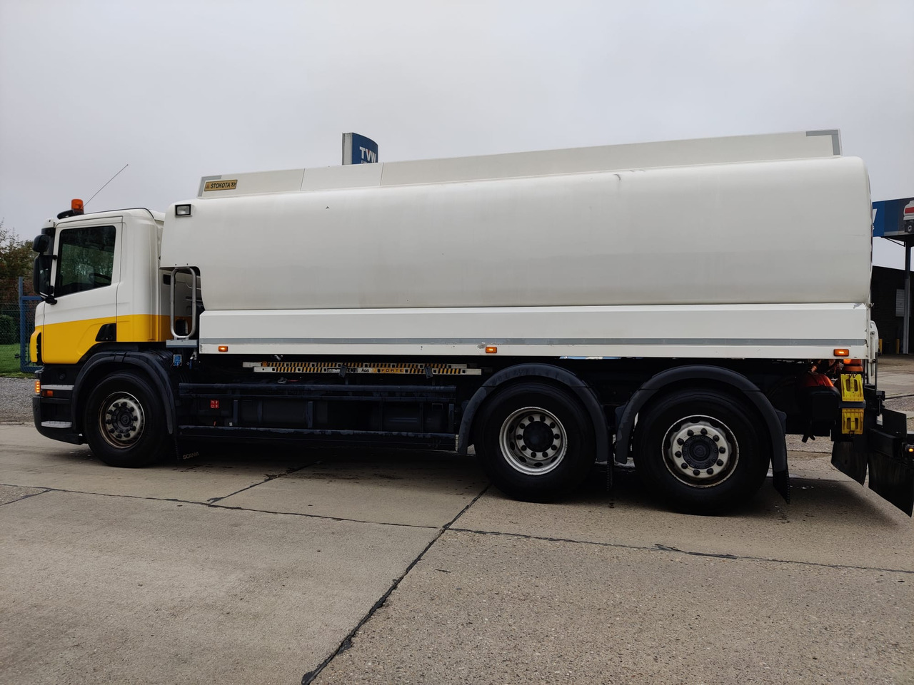 Camión cisterna SCANIA P400: foto 10