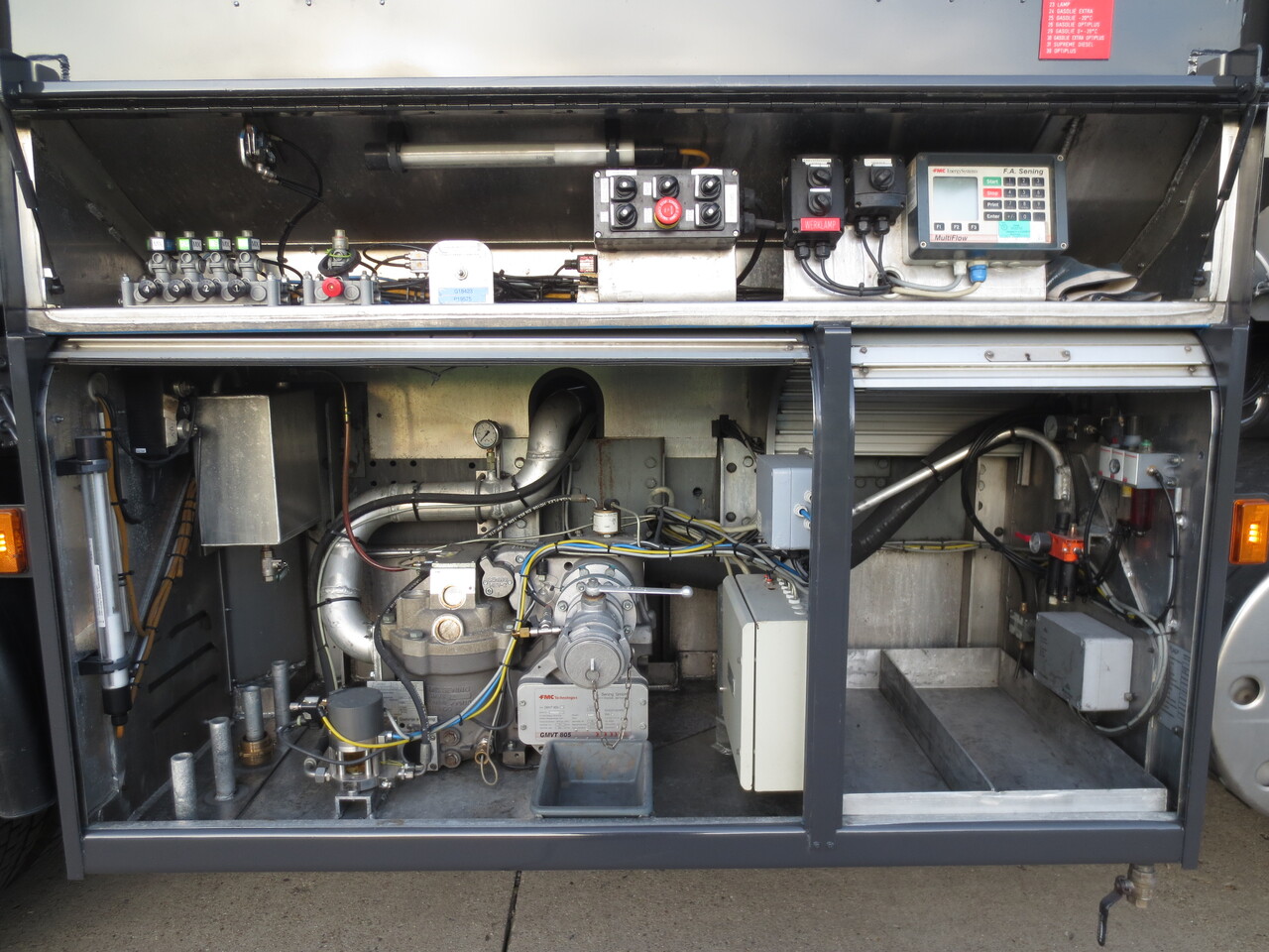 Camión cisterna Scania P310: foto 12