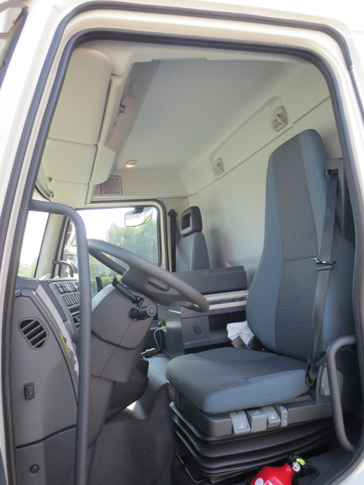 VOLVO FL - Camión cisterna: foto 2 VOLVO FL - Camión cisterna: foto 2