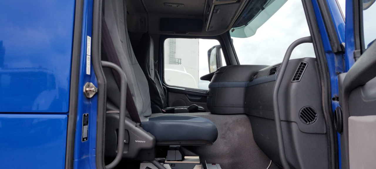 VOLVO FM - Camión cisterna: foto 1 VOLVO FM - Camión cisterna: foto 1