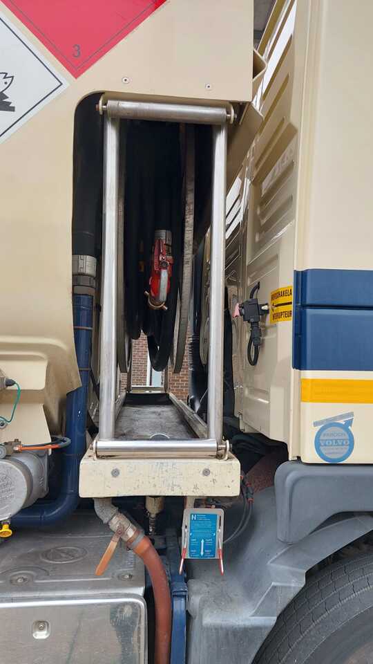 VOLVO FM - Camión cisterna: foto 2 VOLVO FM - Camión cisterna: foto 2