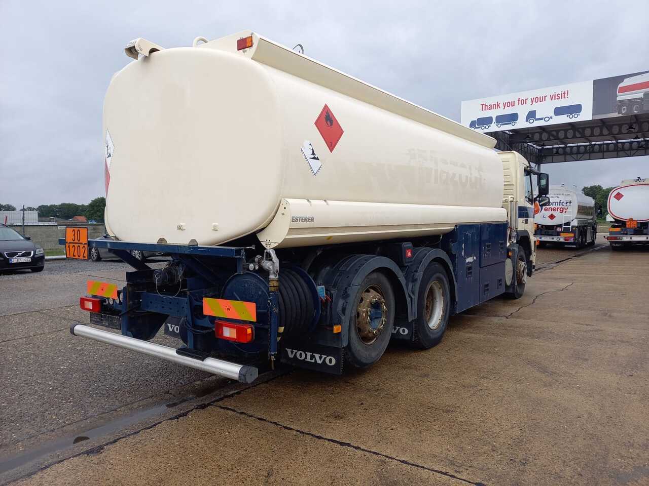Camión cisterna Volvo FM: foto 8