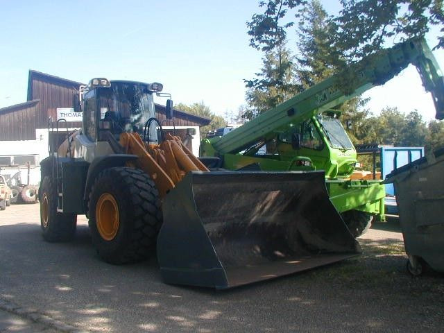 Liebherr L556 2plus2 - Cargadora de ruedas: foto 1 Liebherr L556 2plus2 - Cargadora de ruedas: foto 1